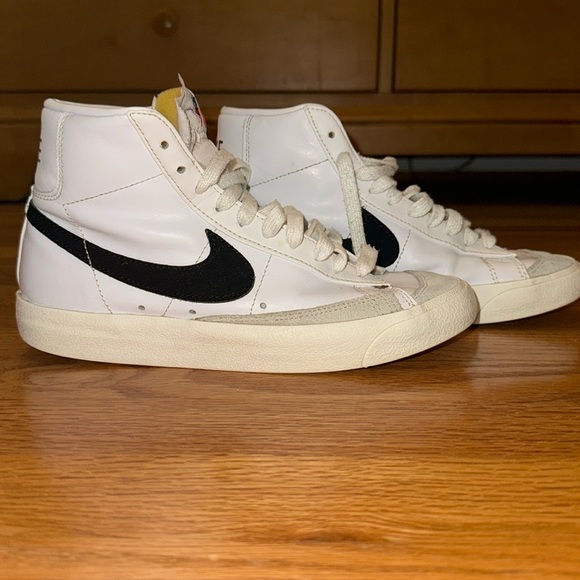 Women - Nike Blazer Mid ‘77 Vintage
